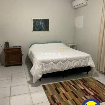 Casa com 257m², 3 quartos (sendo 1 suíte), 1 garagem, no bairro Itaguaçu em Florianópolis
