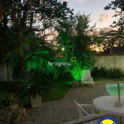 Casa com 257m², 3 quartos (sendo 1 suíte), 1 garagem, no bairro Itaguaçu em Florianópolis