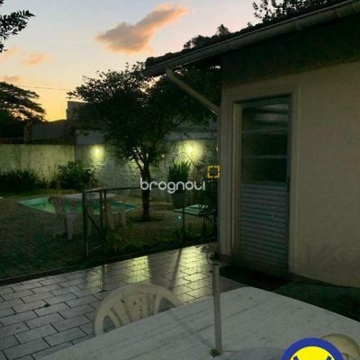 Casa com 257m², 3 quartos (sendo 1 suíte), 1 garagem, no bairro Itaguaçu em Florianópolis