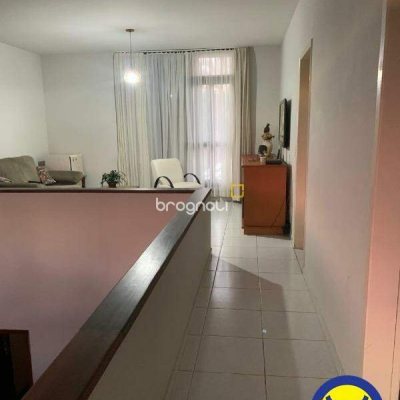 Casa com 257m², 3 quartos (sendo 1 suíte), 1 garagem, no bairro Itaguaçu em Florianópolis