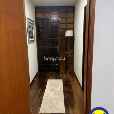 Casa com 257m², 3 quartos (sendo 1 suíte), 1 garagem, no bairro Itaguaçu em Florianópolis