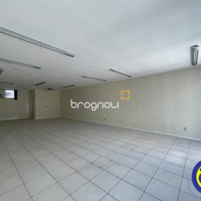 Sala com 83m², 1 garagem, no bairro Centro em Florianópolis