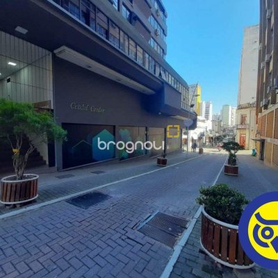 Sala com 32m², no bairro Centro em Florianópolis