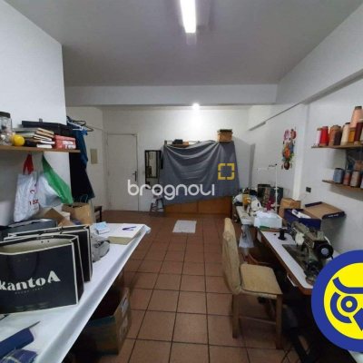 Sala com 32m², no bairro Centro em Florianópolis