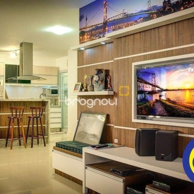 Cobertura com 265m², 3 quartos (sendo 3 suítes), 2 garagens, no bairro Cachoeira do Bom Jesus em Florianópolis