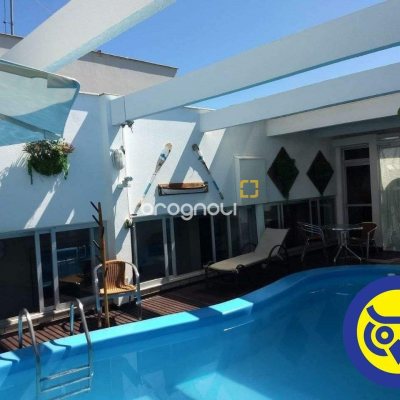 Cobertura com 360m², 5 quartos (sendo 3 suítes), 3 garagens, no bairro Centro em Florianópolis
