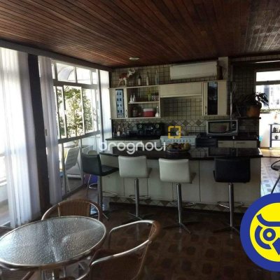 Cobertura com 360m², 5 quartos (sendo 3 suítes), 3 garagens, no bairro Centro em Florianópolis