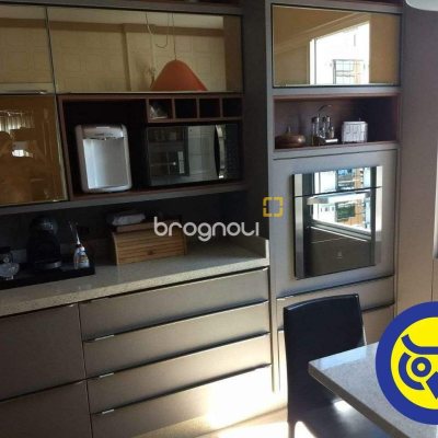 Cobertura com 360m², 5 quartos (sendo 3 suítes), 3 garagens, no bairro Centro em Florianópolis