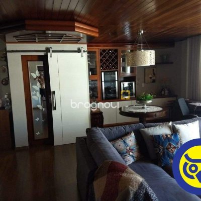 Cobertura com 360m², 5 quartos (sendo 3 suítes), 3 garagens, no bairro Centro em Florianópolis