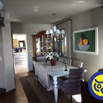 Cobertura com 360m², 5 quartos (sendo 3 suítes), 3 garagens, no bairro Centro em Florianópolis