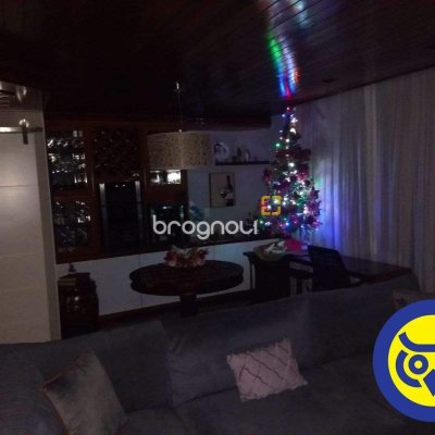 Cobertura com 360m², 5 quartos (sendo 3 suítes), 3 garagens, no bairro Centro em Florianópolis