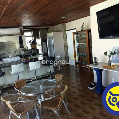 Cobertura com 360m², 5 quartos (sendo 3 suítes), 3 garagens, no bairro Centro em Florianópolis