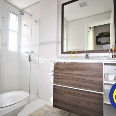 Apartamento com 168m², 4 quartos (sendo 3 suítes), 2 garagens, no bairro Cacupé em Florianópolis