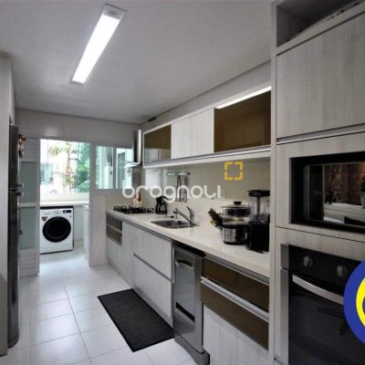 Apartamento com 168m², 4 quartos (sendo 3 suítes), 2 garagens, no bairro Cacupé em Florianópolis