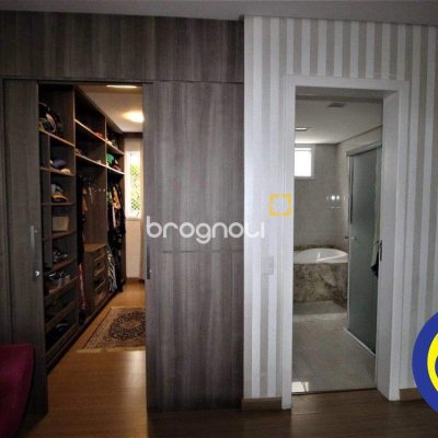 Apartamento com 168m², 4 quartos (sendo 3 suítes), 2 garagens, no bairro Cacupé em Florianópolis