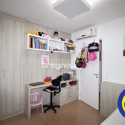 Apartamento com 168m², 4 quartos (sendo 3 suítes), 2 garagens, no bairro Cacupé em Florianópolis