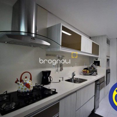 Apartamento com 168m², 4 quartos (sendo 3 suítes), 2 garagens, no bairro Cacupé em Florianópolis