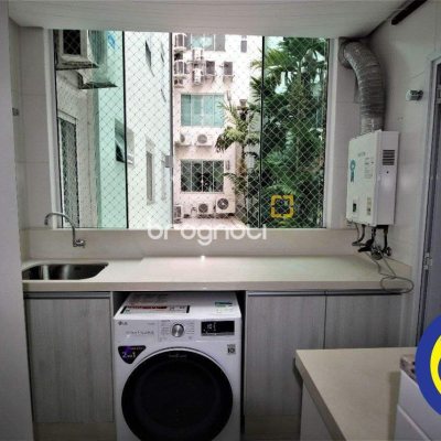 Apartamento com 168m², 4 quartos (sendo 3 suítes), 2 garagens, no bairro Cacupé em Florianópolis