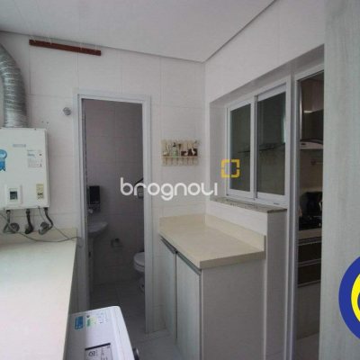Apartamento com 168m², 4 quartos (sendo 3 suítes), 2 garagens, no bairro Cacupé em Florianópolis
