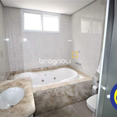 Apartamento com 168m², 4 quartos (sendo 3 suítes), 2 garagens, no bairro Cacupé em Florianópolis