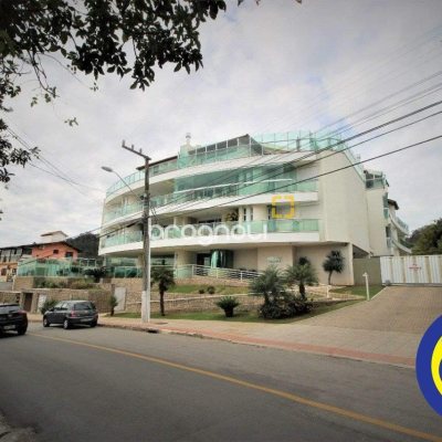 Apartamento com 168m², 4 quartos (sendo 3 suítes), 2 garagens, no bairro Cacupé em Florianópolis