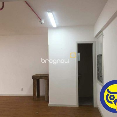 Sala com 34m², no bairro Centro em Florianópolis