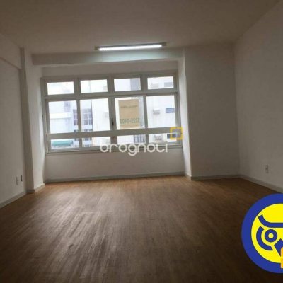 Sala com 34m², no bairro Centro em Florianópolis