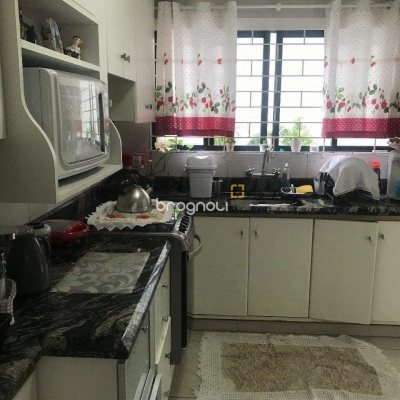 Apartamento com 274m², 3 quartos (sendo 1 suíte), 1 garagem, no bairro Centro em Florianópolis