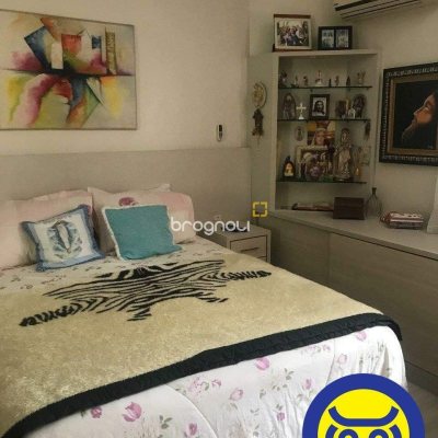 Apartamento com 274m², 3 quartos (sendo 1 suíte), 1 garagem, no bairro Centro em Florianópolis
