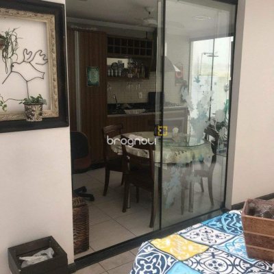 Apartamento com 274m², 3 quartos (sendo 1 suíte), 1 garagem, no bairro Centro em Florianópolis
