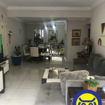 Apartamento com 274m², 3 quartos (sendo 1 suíte), 1 garagem, no bairro Centro em Florianópolis