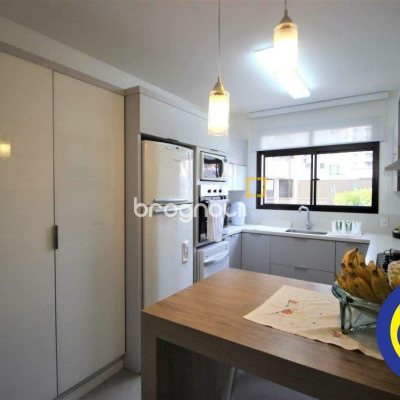 Apartamento com 236m², 3 quartos (sendo 2 suítes), 2 garagens, no bairro Agronômica em Florianópolis