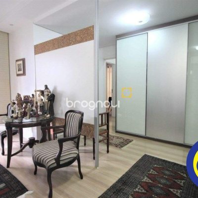 Apartamento com 236m², 3 quartos (sendo 2 suítes), 2 garagens, no bairro Agronômica em Florianópolis