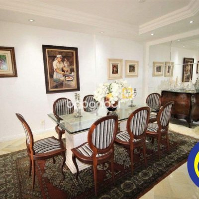 Apartamento com 236m², 3 quartos (sendo 2 suítes), 2 garagens, no bairro Agronômica em Florianópolis