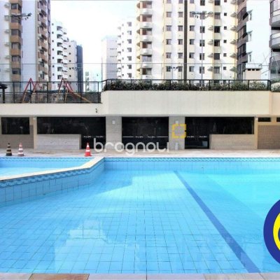 Apartamento com 236m², 3 quartos (sendo 2 suítes), 2 garagens, no bairro Agronômica em Florianópolis