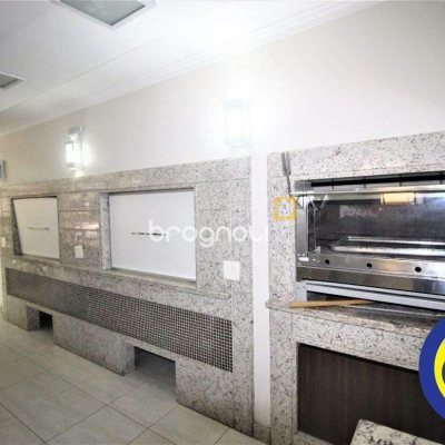 Apartamento com 236m², 3 quartos (sendo 2 suítes), 2 garagens, no bairro Agronômica em Florianópolis