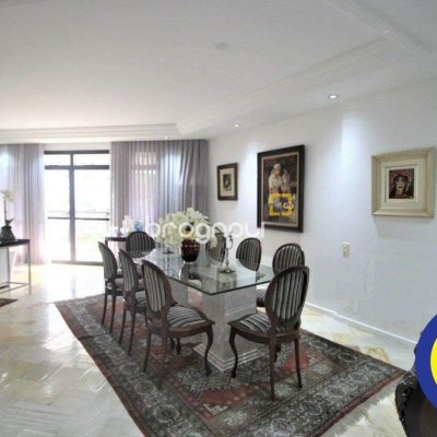 Apartamento com 236m², 3 quartos (sendo 2 suítes), 2 garagens, no bairro Agronômica em Florianópolis