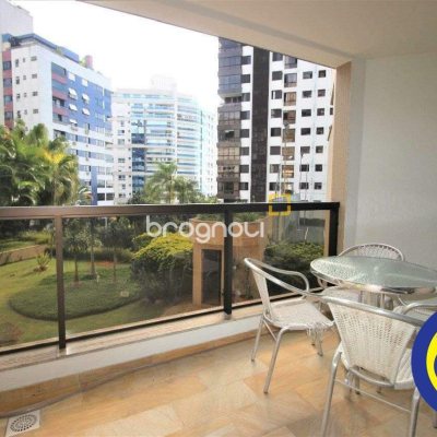 Apartamento com 236m², 3 quartos (sendo 2 suítes), 2 garagens, no bairro Agronômica em Florianópolis