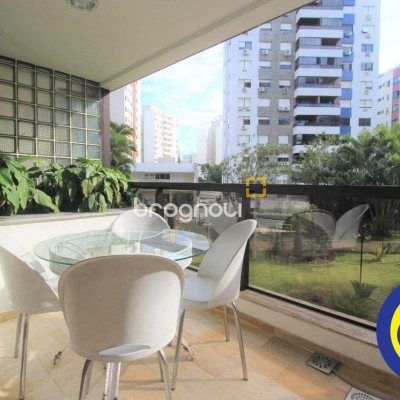 Apartamento com 236m², 3 quartos (sendo 2 suítes), 2 garagens, no bairro Agronômica em Florianópolis