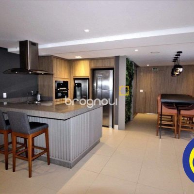 Apartamento com 109m², 4 quartos (sendo 1 suíte), 2 garagens, no bairro João Paulo em Florianópolis