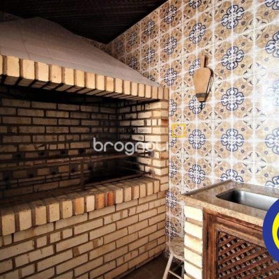 Casa com 536m², 4 quartos (sendo 1 suíte), 4 garagens, no bairro Centro em Florianópolis