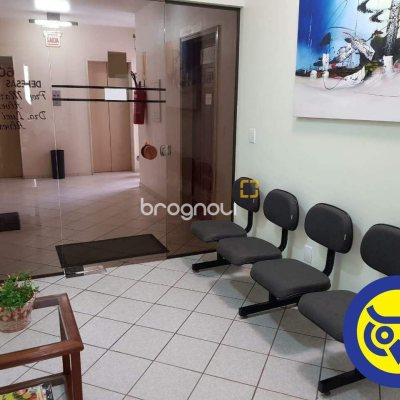 Sala com 42m², no bairro Centro em Florianópolis