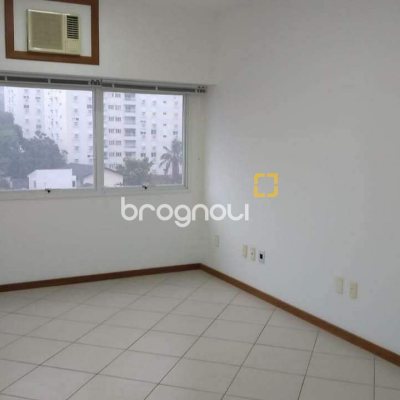 Sala com 23m², 1 garagem, no bairro Trindade em Florianópolis