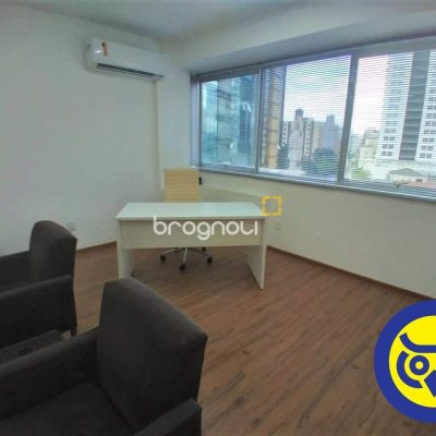 Sala com 36m², no bairro Centro em Florianópolis