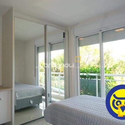 Apartamento com 258m², 4 quartos (sendo 4 suítes), 3 garagens, no bairro Cachoeira do Bom Jesus em Florianópolis