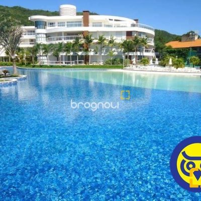 Apartamento com 258m², 4 quartos (sendo 4 suítes), 3 garagens, no bairro Cachoeira do Bom Jesus em Florianópolis