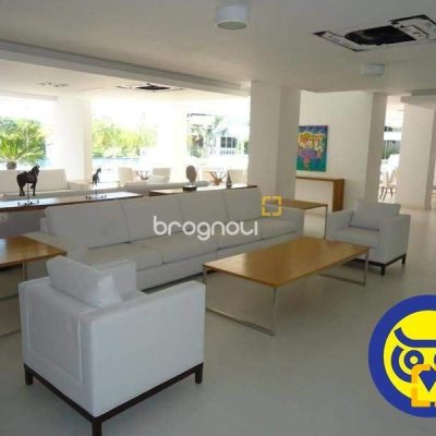 Apartamento com 258m², 4 quartos (sendo 4 suítes), 3 garagens, no bairro Cachoeira do Bom Jesus em Florianópolis