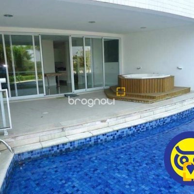 Apartamento com 258m², 4 quartos (sendo 4 suítes), 3 garagens, no bairro Cachoeira do Bom Jesus em Florianópolis