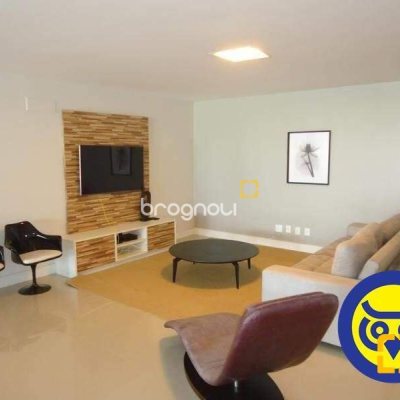 Apartamento com 258m², 4 quartos (sendo 4 suítes), 3 garagens, no bairro Cachoeira do Bom Jesus em Florianópolis
