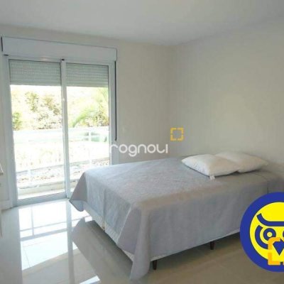 Apartamento com 258m², 4 quartos (sendo 4 suítes), 3 garagens, no bairro Cachoeira do Bom Jesus em Florianópolis